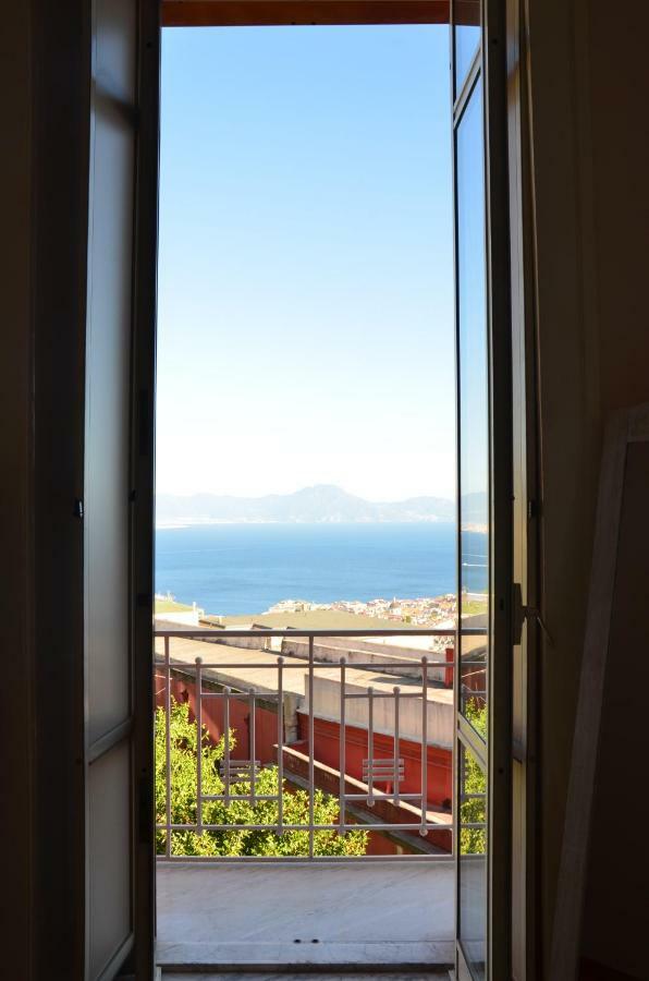 Appartamento Panoramico "Il Glicine" Neapel Exterior foto